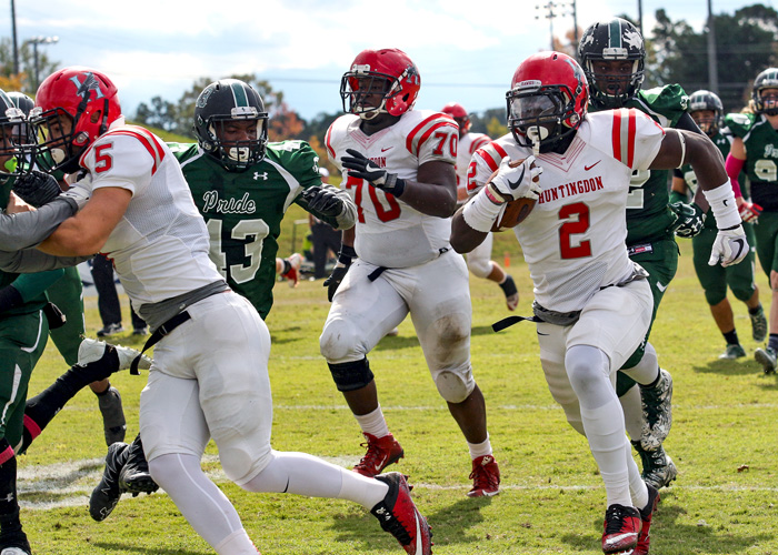 The Huntingdon football team pushed its winning streak to seven games with a 52-7 victory over Greensboro on Saturday. (Photo by Carrie Bump)