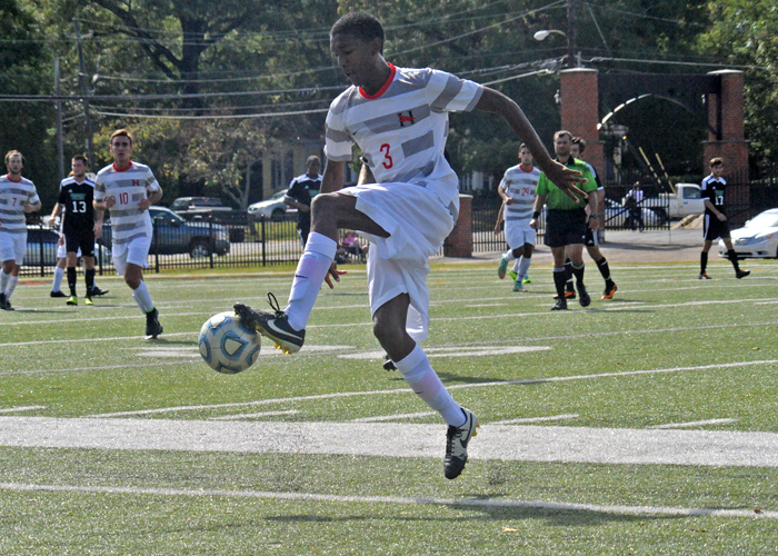 Men’s soccer drops conference game with Piedmont