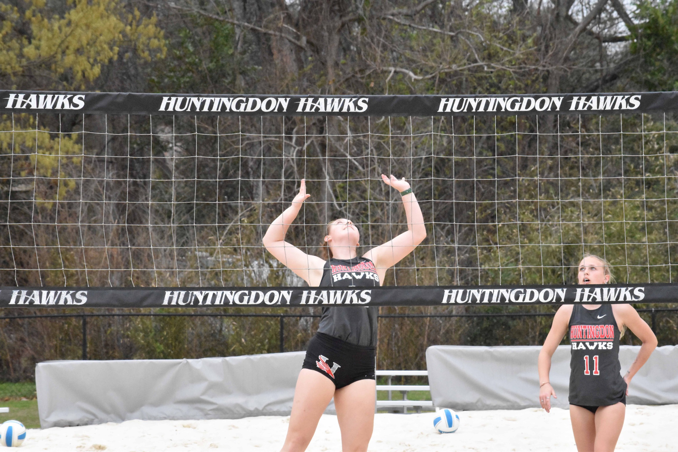 Hawks Split Matches On Day One Of Spartanburg Tournament