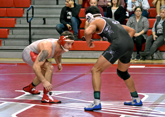 Kaleb Fontenot won three matches for the Hawks on Saturday in the Gator Boots Dual. (Photo by Wesley Lyle)