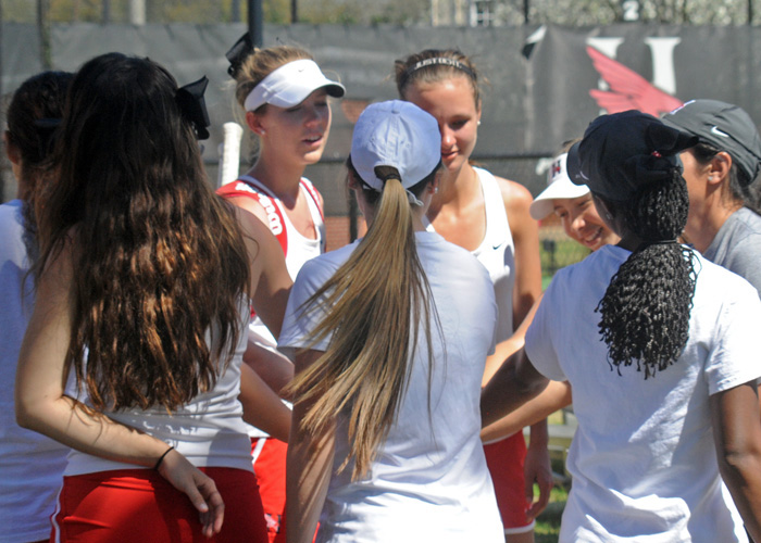 Women’s tennis bounces back with win at Piedmont