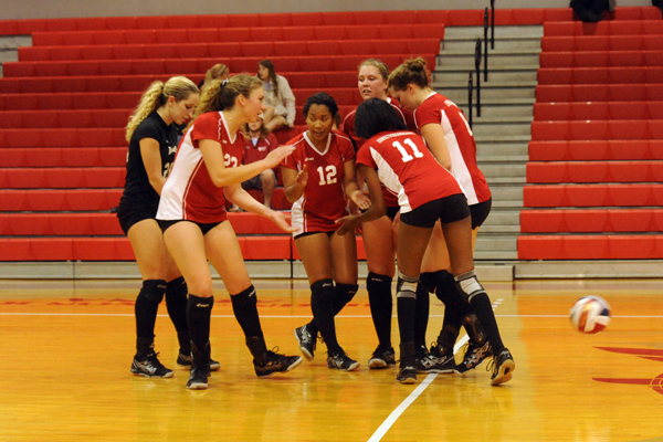 Huntingdon volleyball comes up short in five-game battle