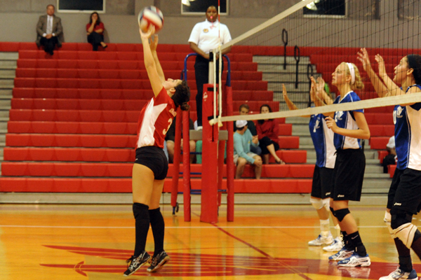 Huntingdon volleyball comes up short in home conference matches