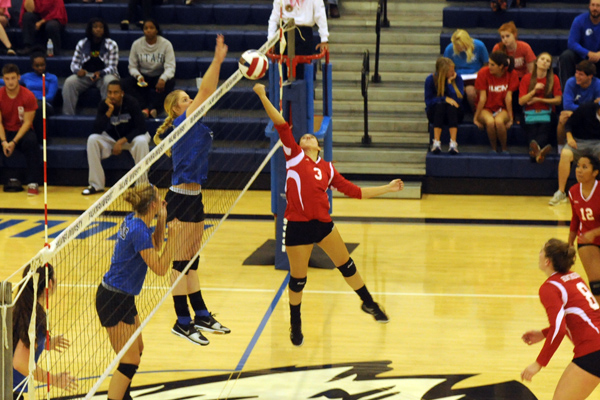 Huntingdon volleyball closes out conference play