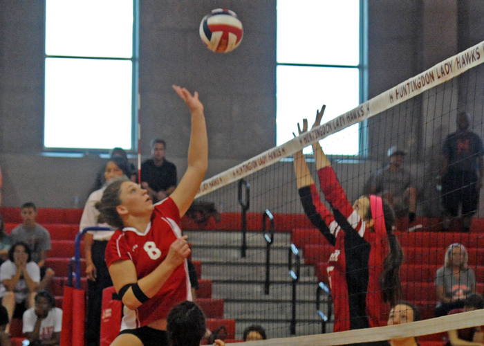 Volleyball loses to conference rivals Meredith and Methodist