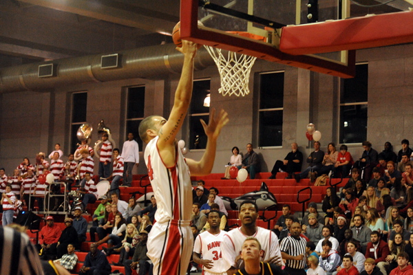 Huntingdon men’s basketball can’t hold off Victory University