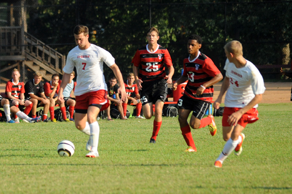 Huntingdon men’s soccer gives up late goal in loss to Emory & Henry