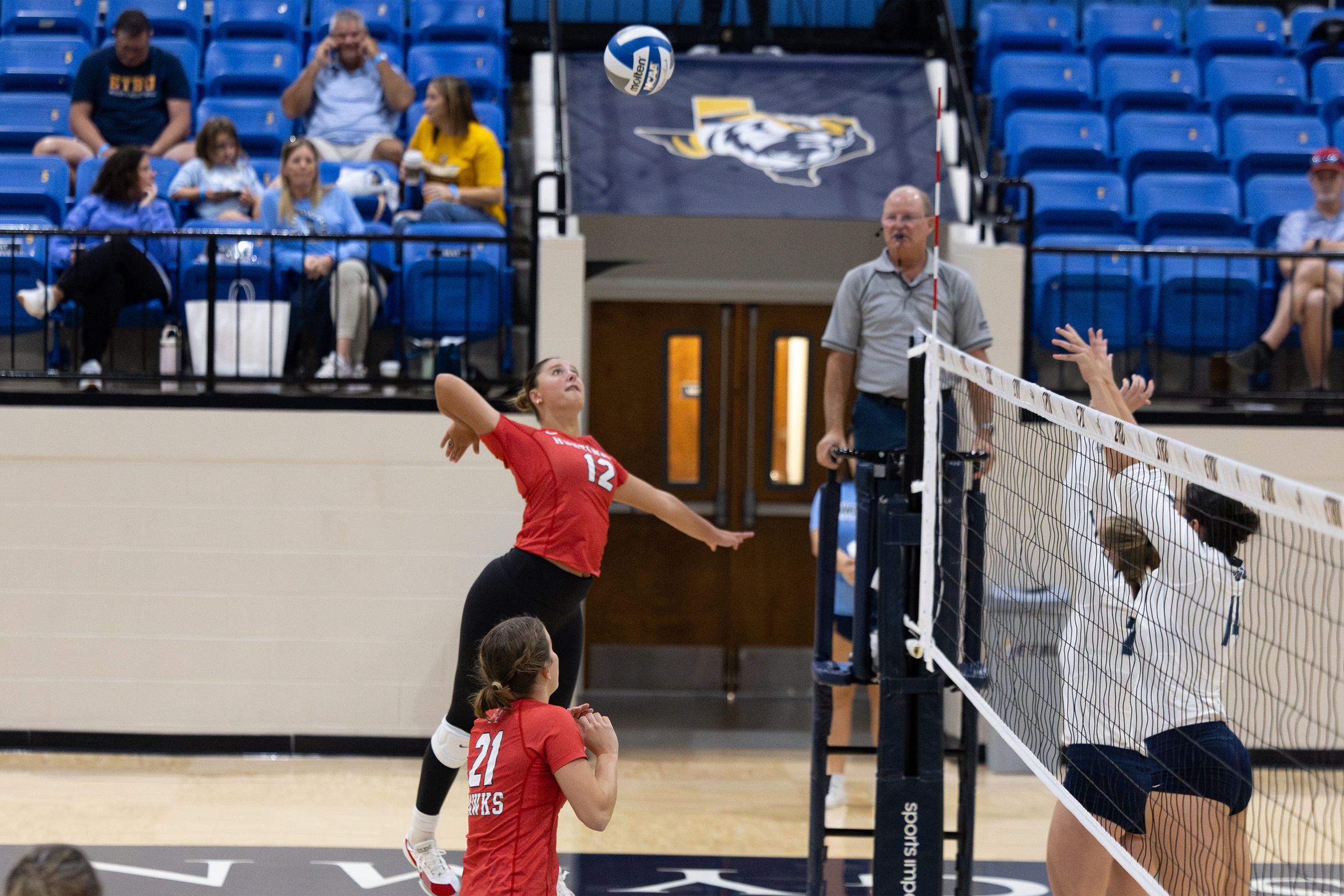 Hawks Fall To Maryville, Sweep Wesleyan