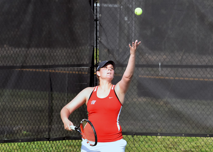 Heather Tabor won 6-3, 3-6, 7-5 at No. 4 singles to clinch Huntingdon's 5-4 win over Meredith in the opening round of the USA South Athletic Conference Tournament on Thursday.