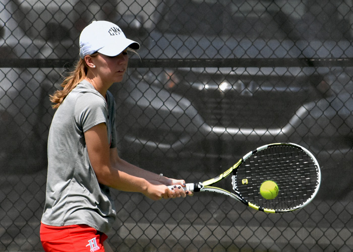 Women's tennis downs Maryville and Rust